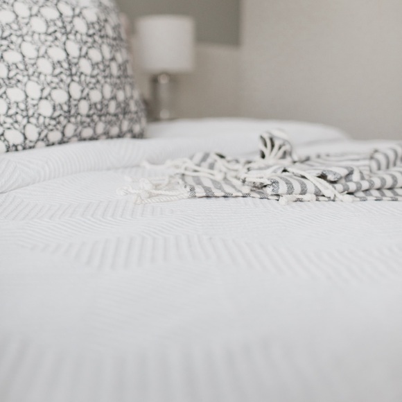 White Duvet Cover - King Size - Picture 3 of 4